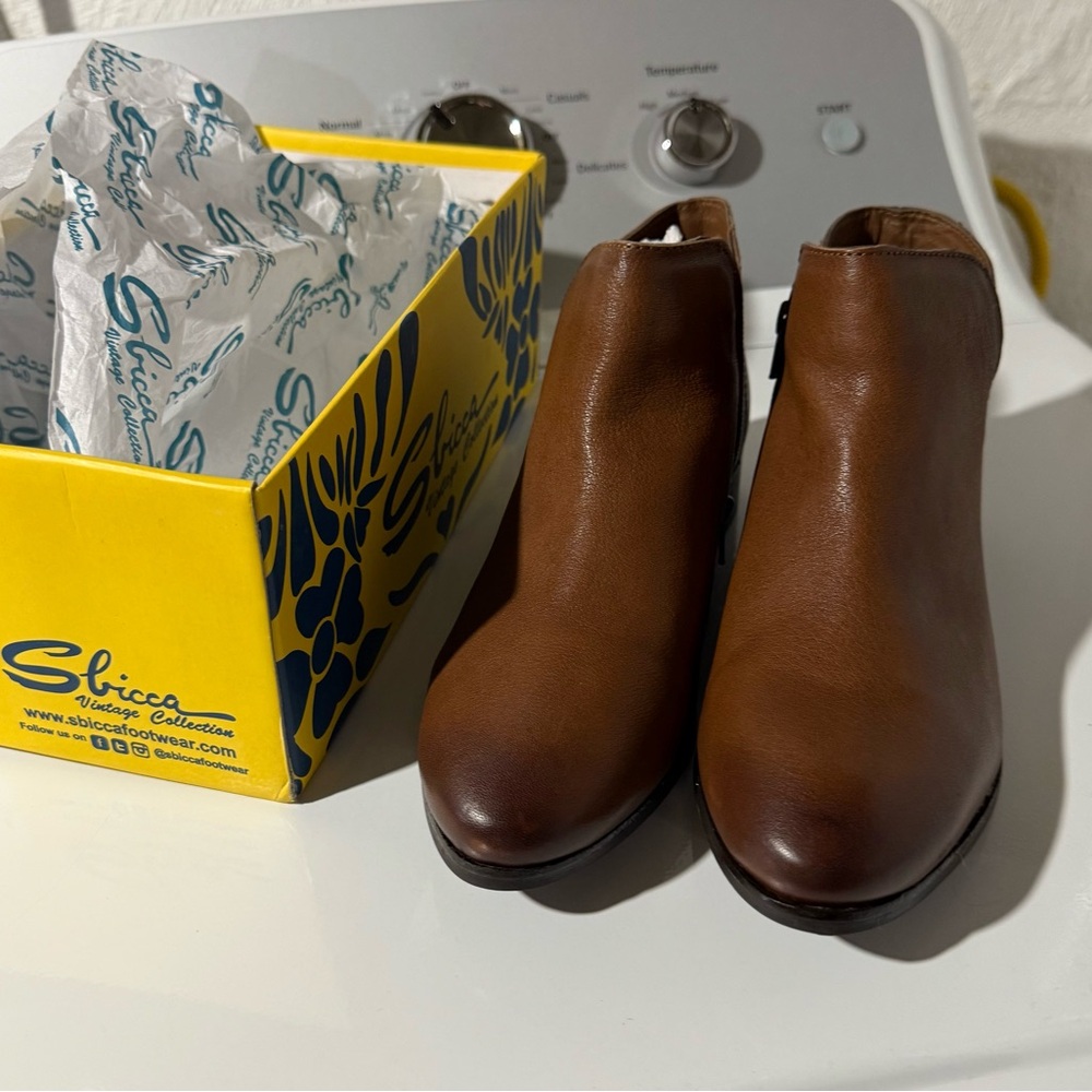 Sbicca Brown Ankle Boots